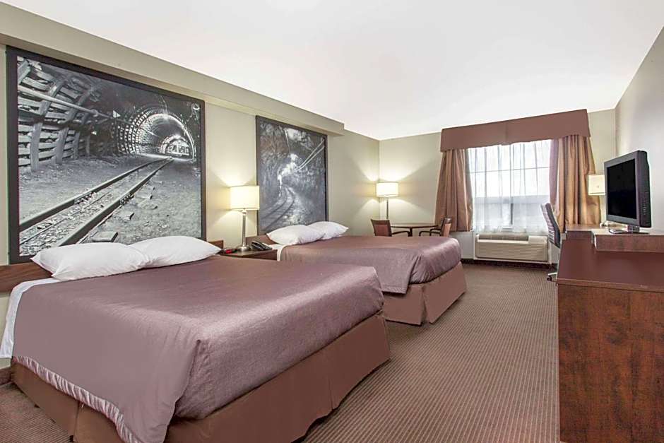 Super 8 by Wyndham Red Lake ON