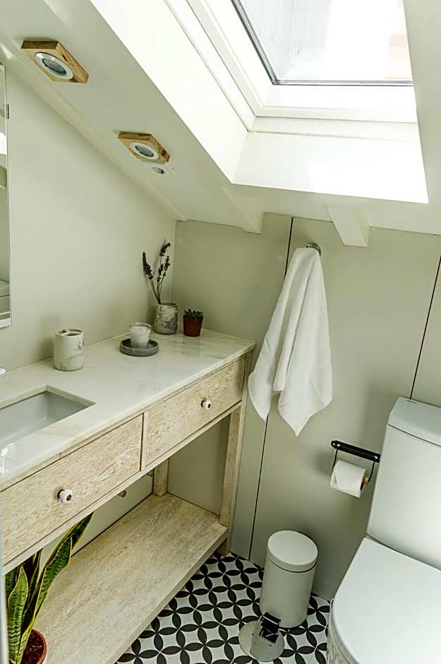 Queen's Garden Hostel