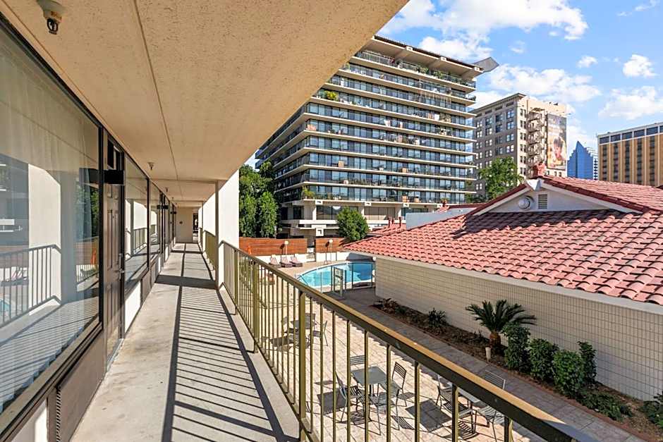 Vagabond Inn Executive Old Town