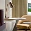 Omni Viking Lakes