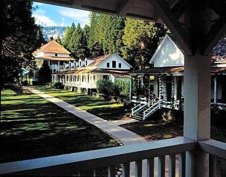 Wawona Hotel