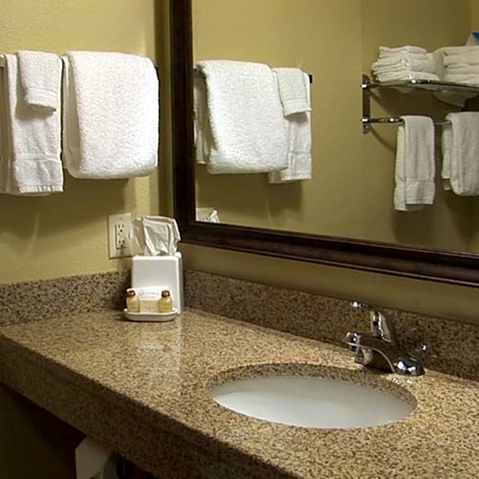 Boarders Inn and Suites by Cobblestone Hotels - Evansville