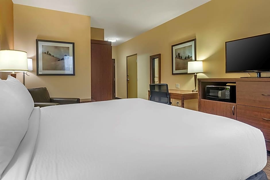 Best Western Plus Bathurst Hotel & Suites