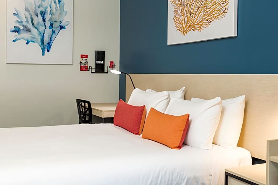 Nightcap at Edge Hill Tavern