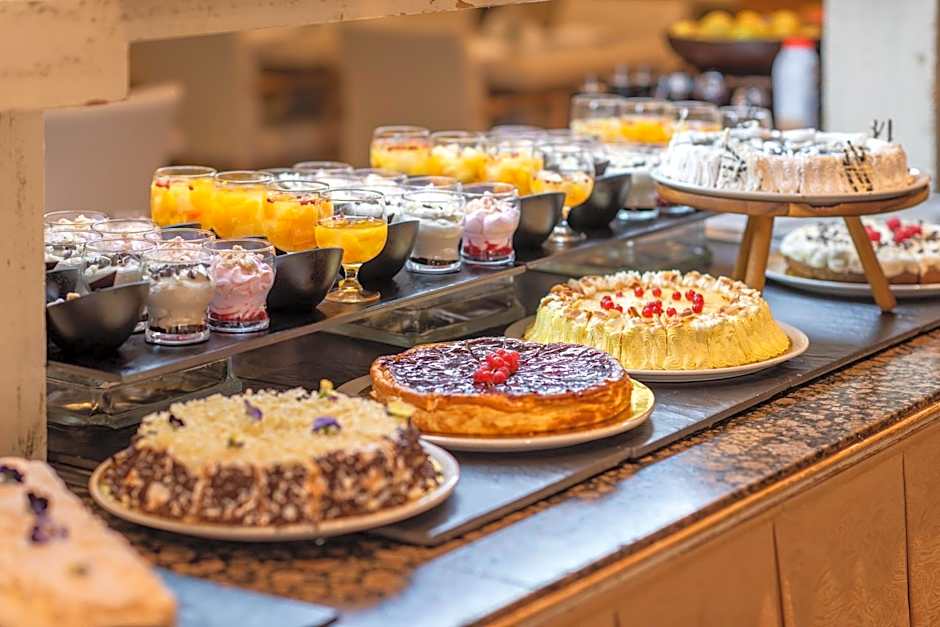 Valentin Reina Paguera - Adults Only