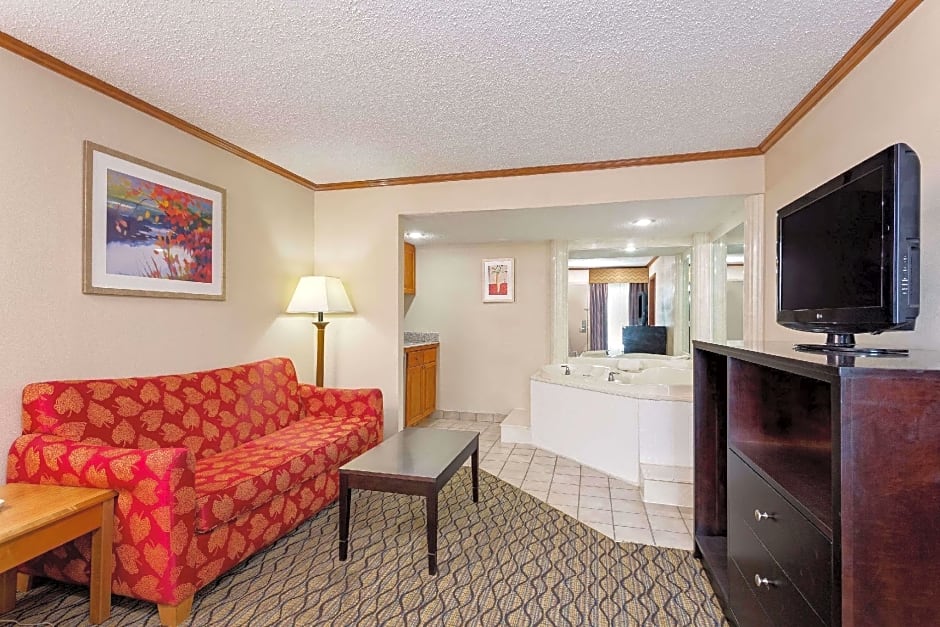 Photo 1 of 2 of Deluxe Studio 1 King Bed Suite