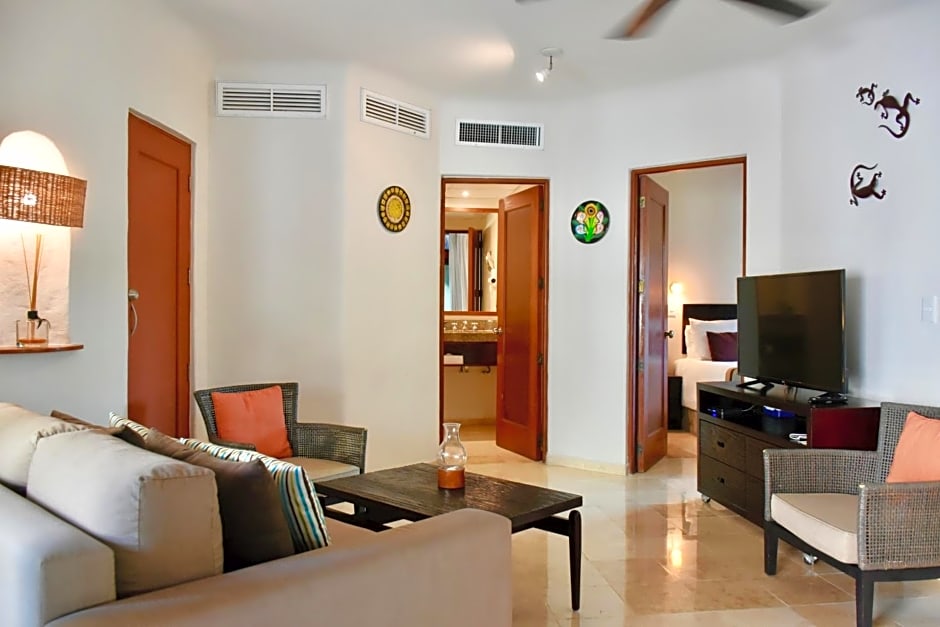 Playa Palms Beach Hotel