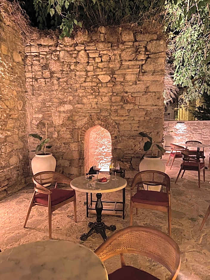 Dionysos 1789 Boutique Hotel