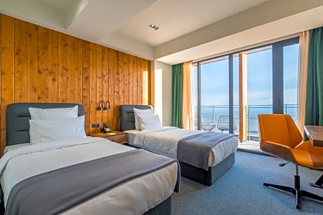 Standard Twin Room with Valley View (Building B)