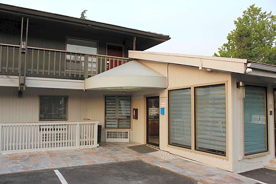 Cedarwood Inn of Ashland