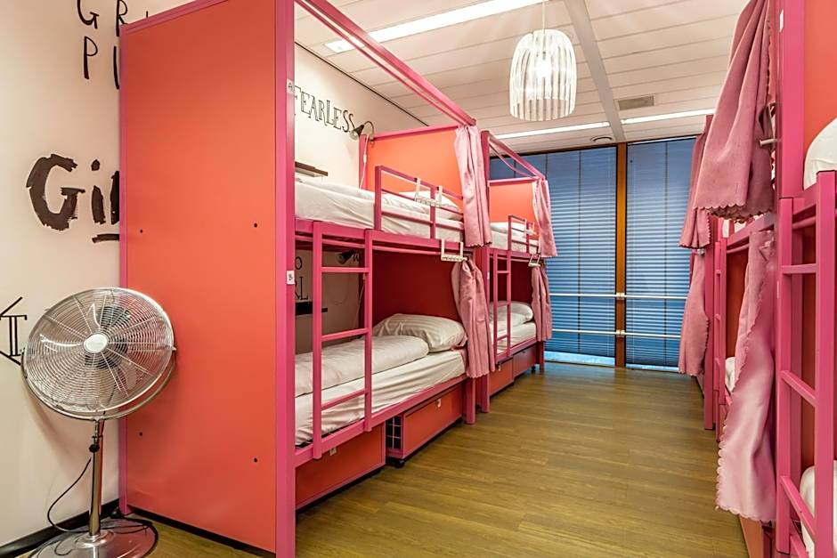 Hostelle - women only hostel Amsterdam
