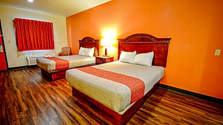 Queen Room with Two Queen Beds - Disability Access - Non-Smoking