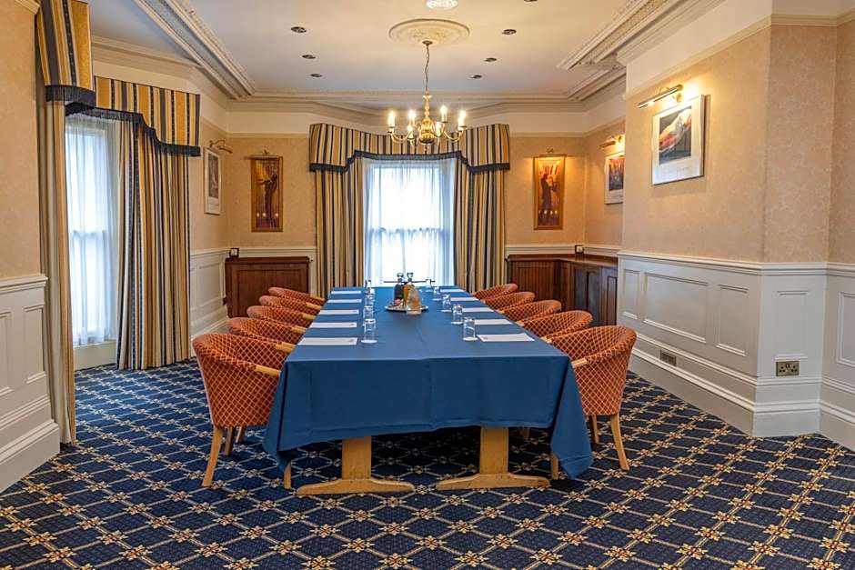 B/W Plus Buxton Lee Wood Hotel