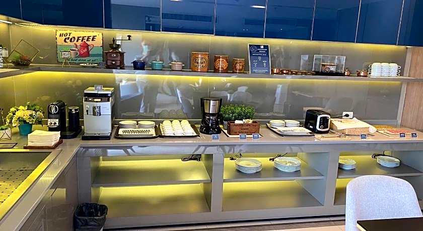 Amp am House Bangkok Hotel