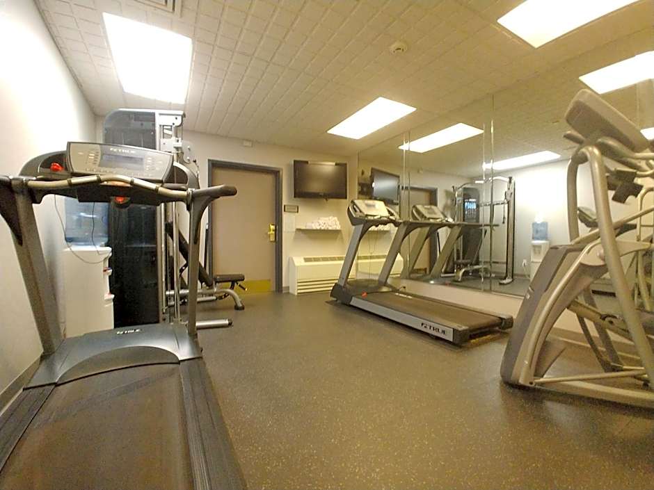 Country Inn & Suites by Radisson, Freeport, IL