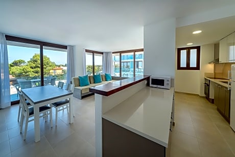 ONE BEDROOM APARTMENT