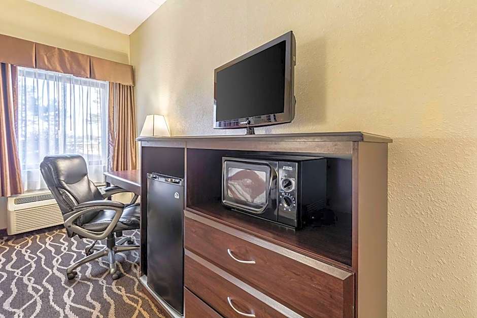 Quality Inn & Suites