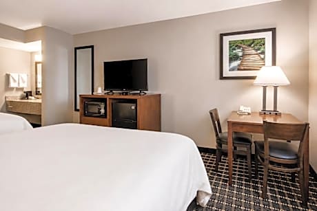 Double Room with Two Double Beds - Accessible/Non-Smoking