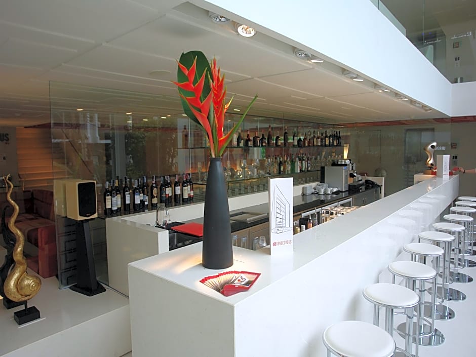 Le Fenix Sukhumvit (SHA Extra Plus)