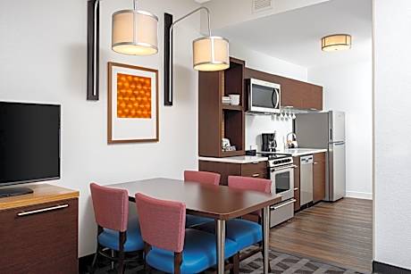 One-Bedroom Queen Suite with Sofa Bed - Hearing Accessible