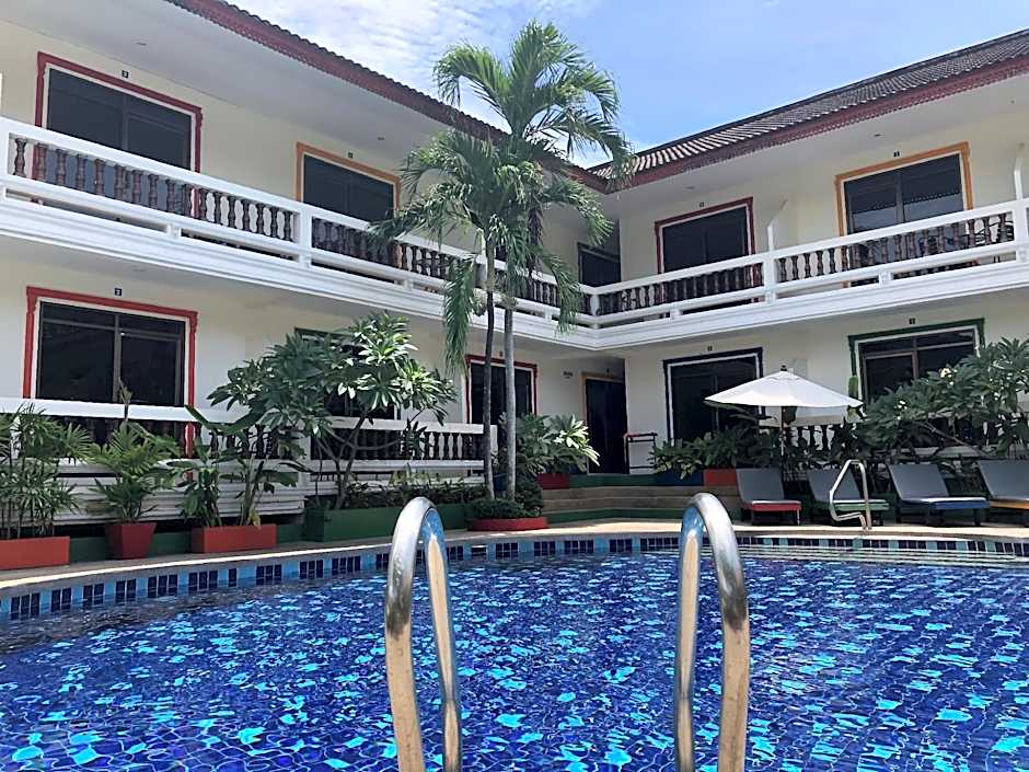 Tropical Palm Resort.