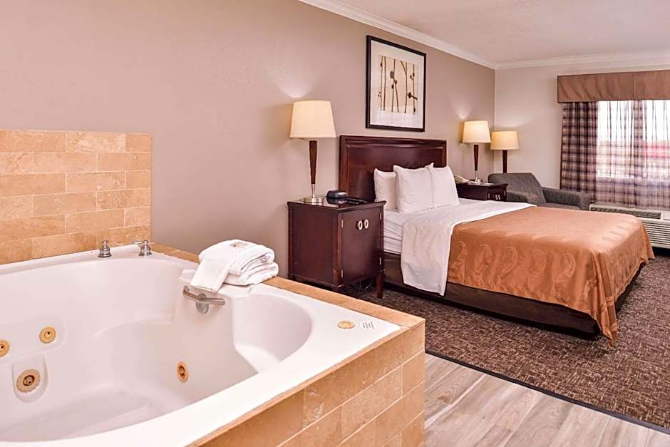 Quality Inn & Suites Beaumont