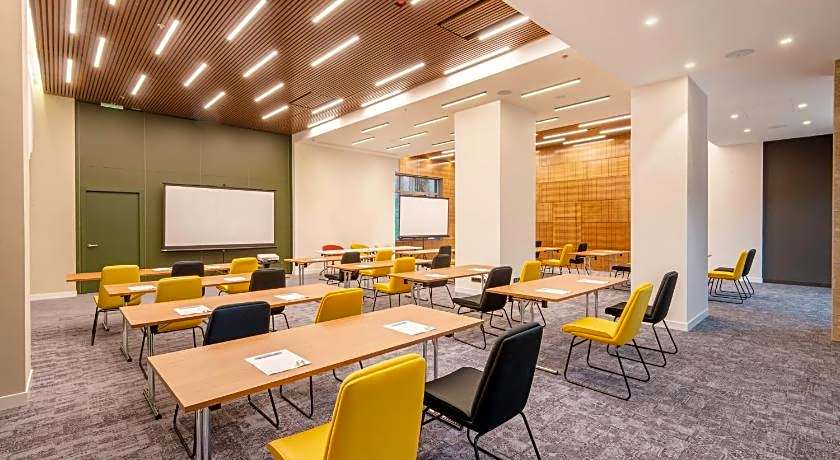 Holiday Inn Yerevan - Republic Square By IHG