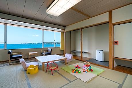 Japanese-style Room with 8 Tatami (MAX 4 Adults)