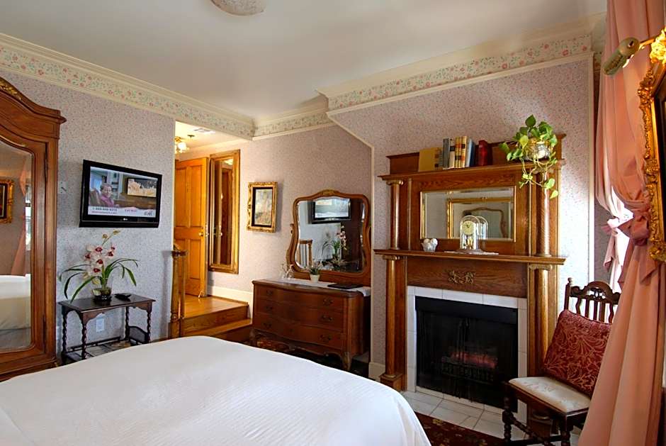 Doryman's Oceanfront Inn