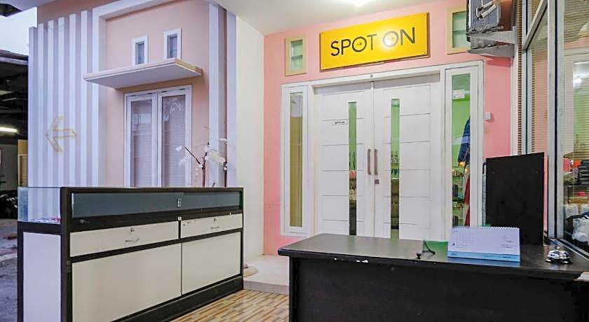 OYO Life 2417 Melati Residence