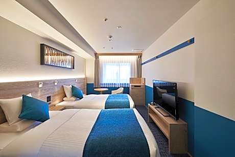 Connecting Room for 4 People - Non-Smoking
