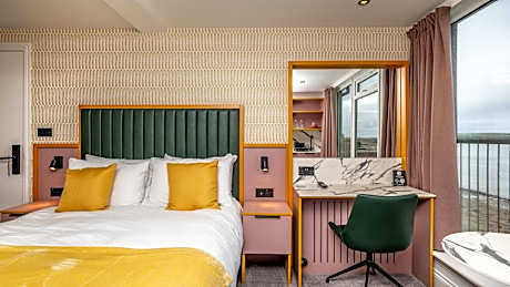 Double Room with Balcony and Sea View