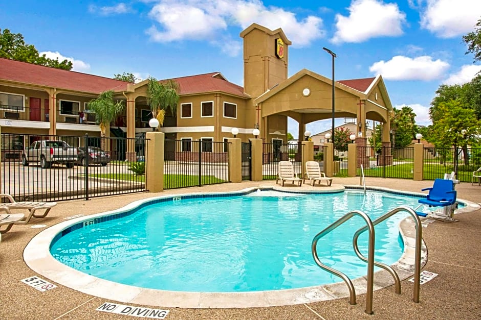 Super 8 by Wyndham Houston/Brookhollow NW