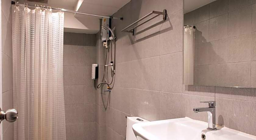 Sleep with Me Bangkok - BTS Phra Khanong