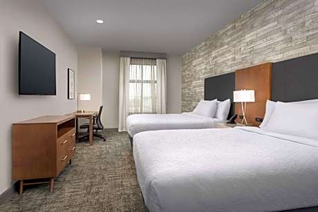 One-Bedroom Queen Suite with Two Queen Beds