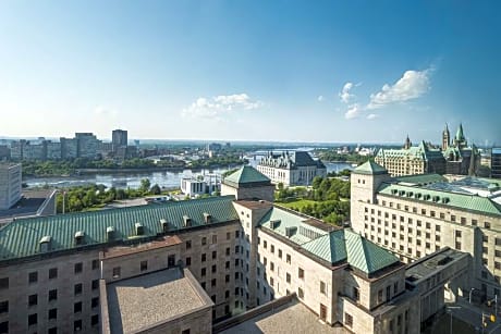 1 King Bed 1 Bedroom River View Suite Nonsmok