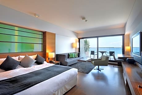 Standard Queen Room with Ocean View