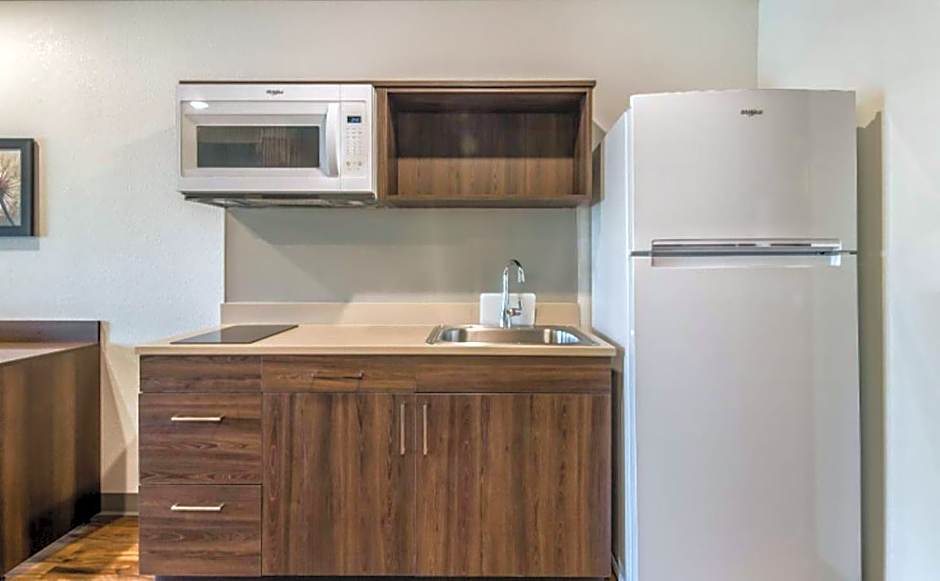 WoodSpring Suites Denver Commerce City