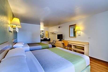 Double Room with Two Double Beds - Non-Smoking