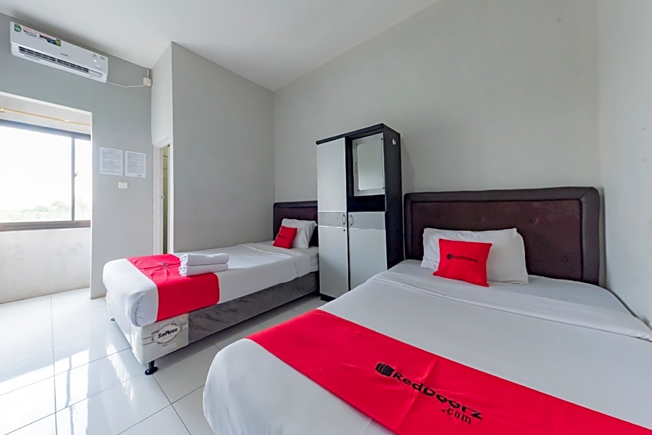 RedDoorz Syariah near RS Hermina Sukabumi