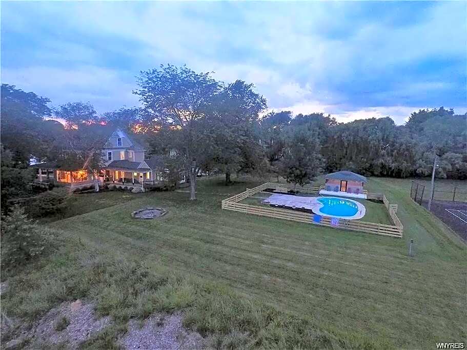 Niagara River Estate