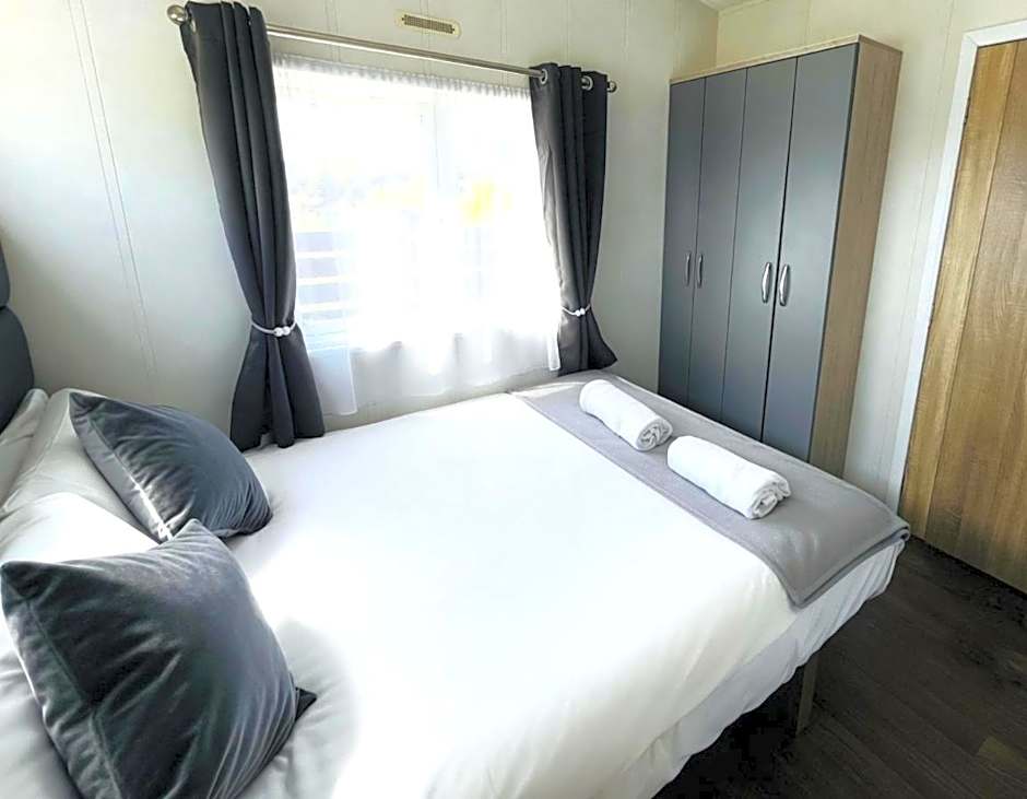 Black Bull Retreat, Barmston with Private Hot Tubs