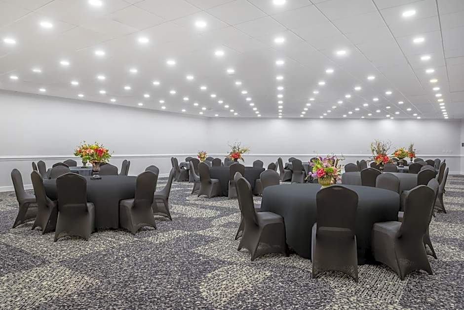 Hawthorn Extended Stay by Wyndham Columbia / Ft. Jackson