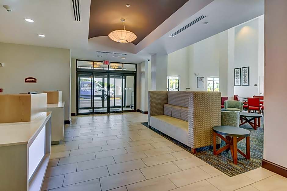Holiday Inn Express Hotel & Suites Tampa-USF-Busch Gardens By IHG