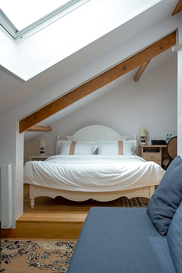 La Maison Charentonneau