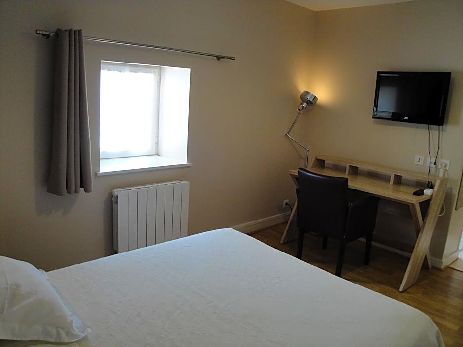 Photo 1 of 5 of Double Room