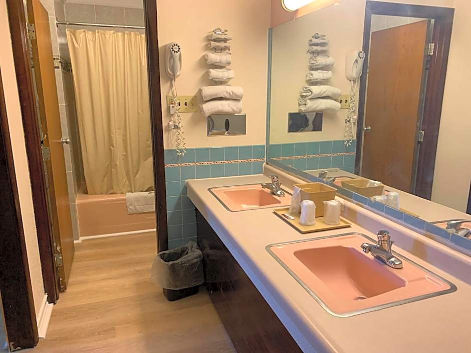Tollway Inn Beloit
