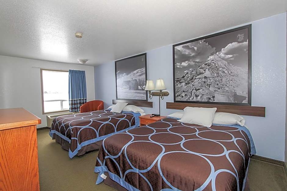 Super 8 by Wyndham Three Hills AB