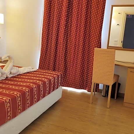 Deluxe Double or Twin