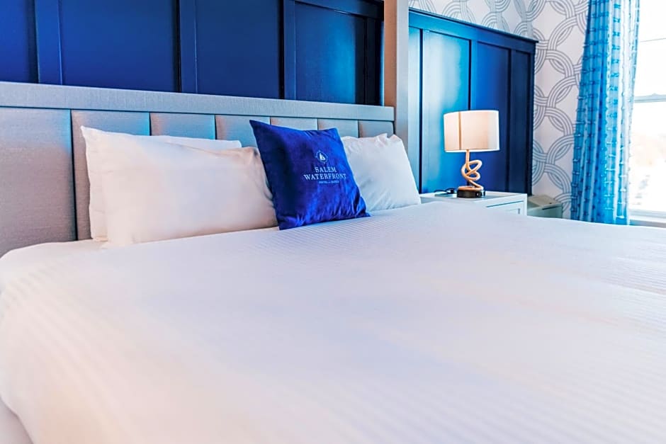 Salem Waterfront Hotel & Suites